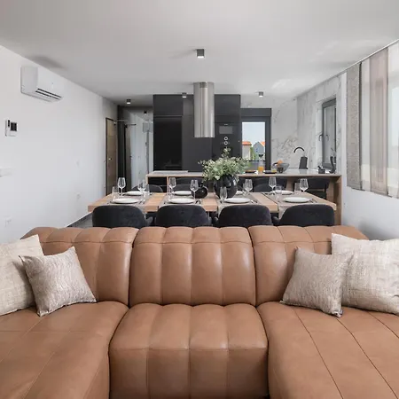 Penthouse Adela