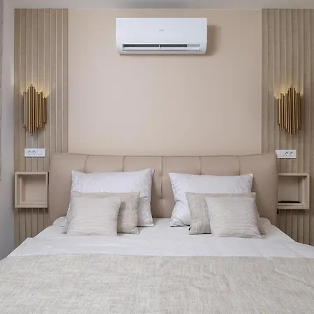 Penthouse Adela *