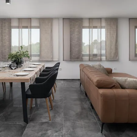 Penthouse Adela Vir