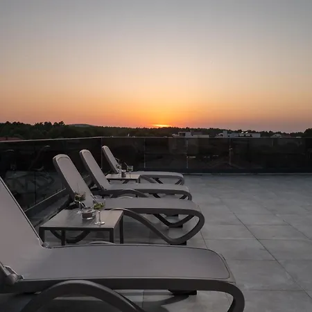 Penthouse Adela * Vir