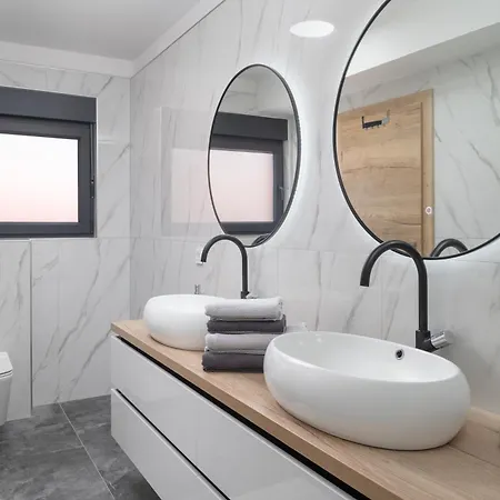 Penthouse Adela Apartment